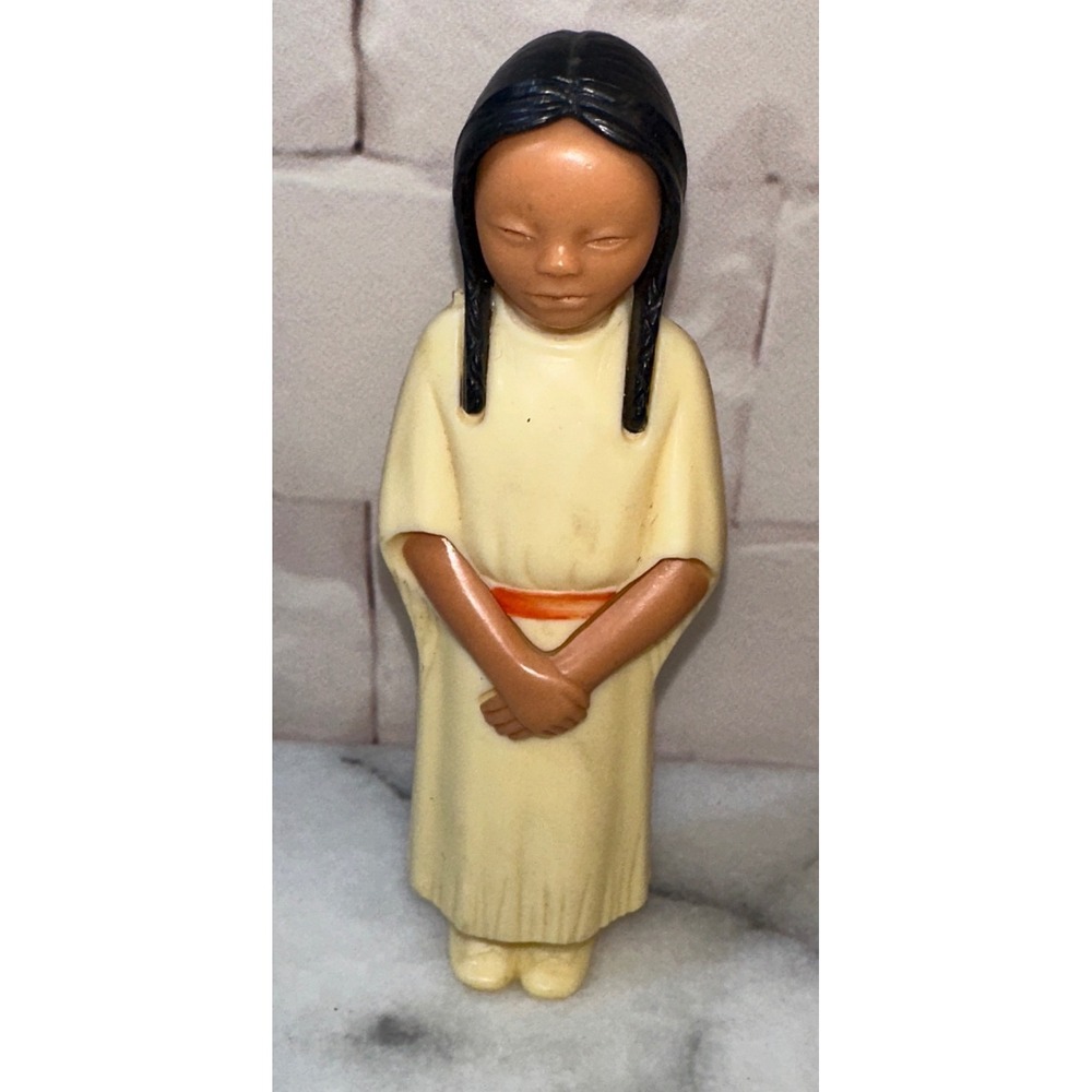 Vintage Native American Girl Figurine Cream Robe Black Braids 4.5 Inch